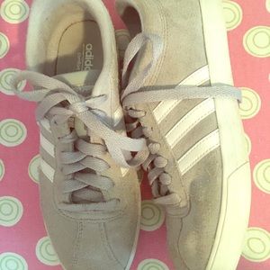 Adidas Courtney Sneakers, Women's size 6